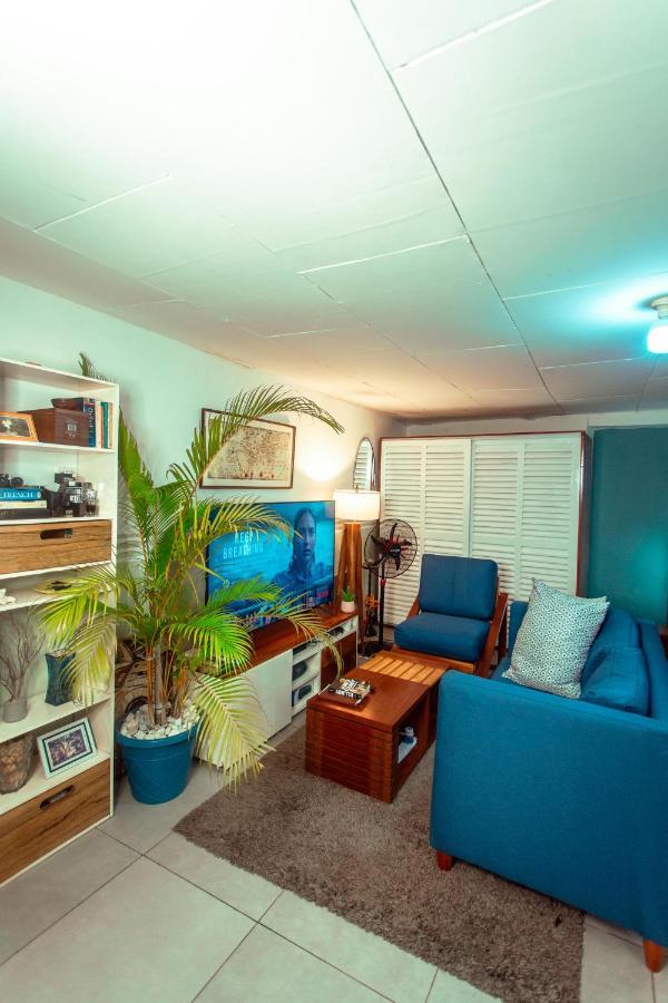 림베 Palm Springs Bed & Breakfast B&B 외부 사진